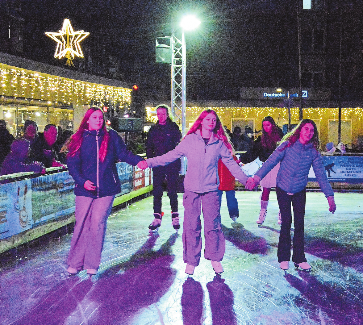 Bezahlbares Eislaufen: Erwachsene zahlen regulär 5 Euro, Kinder und Jugendliche bis 16 Jahre 4 Euro. Foto: Stadtmarketing Elmshorn/Ulf Marek