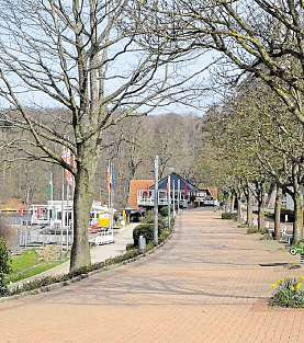 An der Diekseepromenade entlang erreichen Besucher Malentes Ortskern, Wildpark und auch das Strandbad am Dieksee.