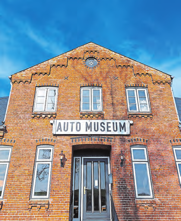 Direkt an der Kreuzung "Schnurrum" liegt das Automuseum.