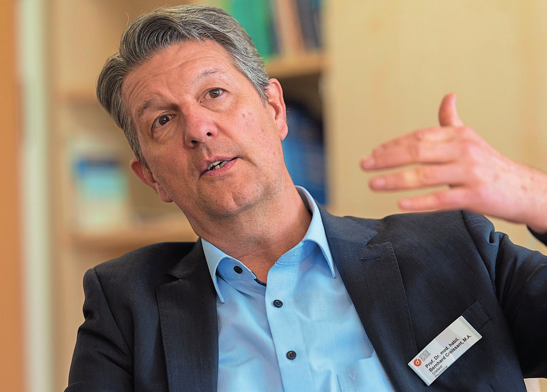 Professor Dr. Bernhard Croissant, Chefarzt der Klinik für Psychiatrie und Psychosomatik: „Wird Demenz in einem frühen Stadium erkannt, können moderne Präparate den Verlauf der Krankheit erheblich verlangsamen.“ FOTO: MICHAEL STAUDT