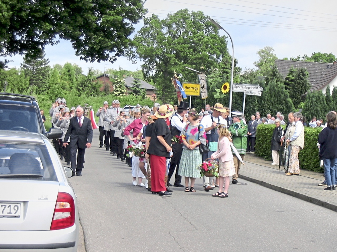 Wie beim letzten Dorffest soll es auch diesmal wieder einen großen Festumzug geben. Foto: Jörg Behrmann