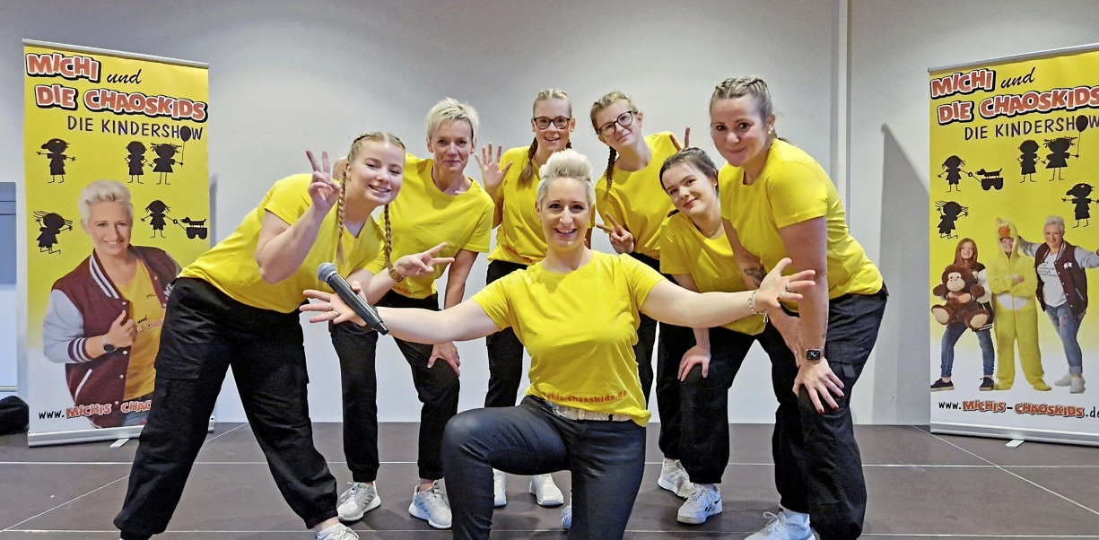Michi und die Chaoskids laden die Jüngsten zum Mitmachen ein. Foto: Chaoskids