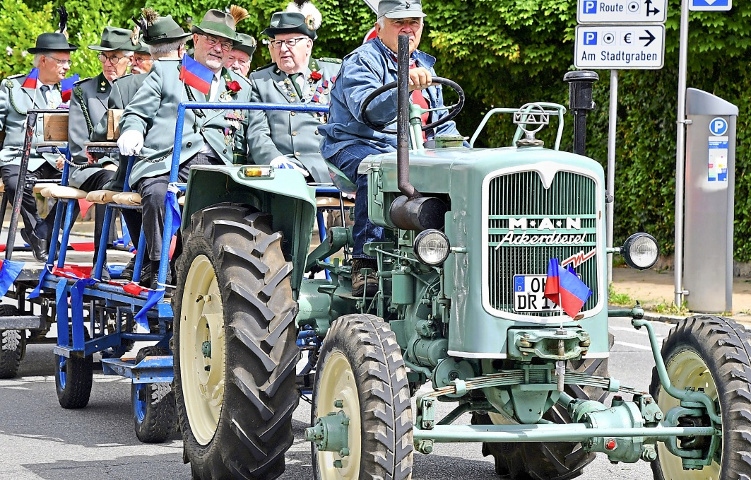 Um 14.30 Uhr setzt sich am Sonntag der Umzug durch die Innenstadt in Richtung Vogelberg in Bewegung.