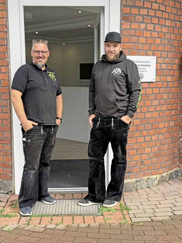 Florian Kolodzey (links) hat vor zehn Jahren den Schritt in die Selbstständigkeit gewagt, zum Team gehört auch der Marketingbeauftragte Tom Späth. Foto: Julia Voigt