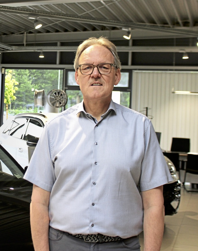 Carsten Saẞ leitet das Autohaus seit 32 Jahren. Foto: Dania Isabell Martin