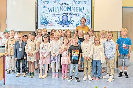 Die Klasse 1c (Oktopusklasse) mit Klassenlehrerin Lisa Leiber-Axtmann.