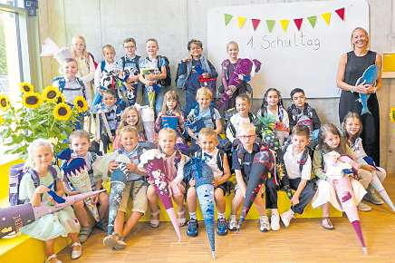 Klasse 1a mit der Klassenlehrerin Cornelia Francke. Fotos (4): Sandy Klier/ hfr