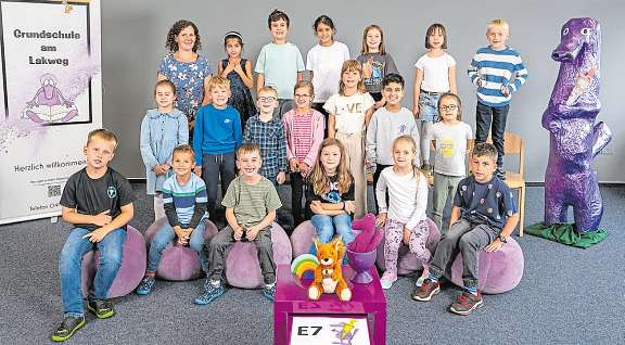 Klasse E8, Klassenlehrerin Fr. Kaiser (r.) Fotos: Grundschule am Lakweg/hfr (4)