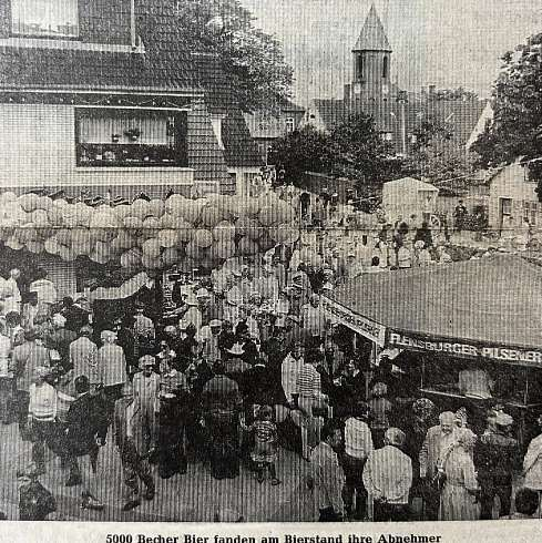 5000 Becher Bier fanden am Bierstand ihre Abnehmer. Foto: Susan Müller-Paulsen 
