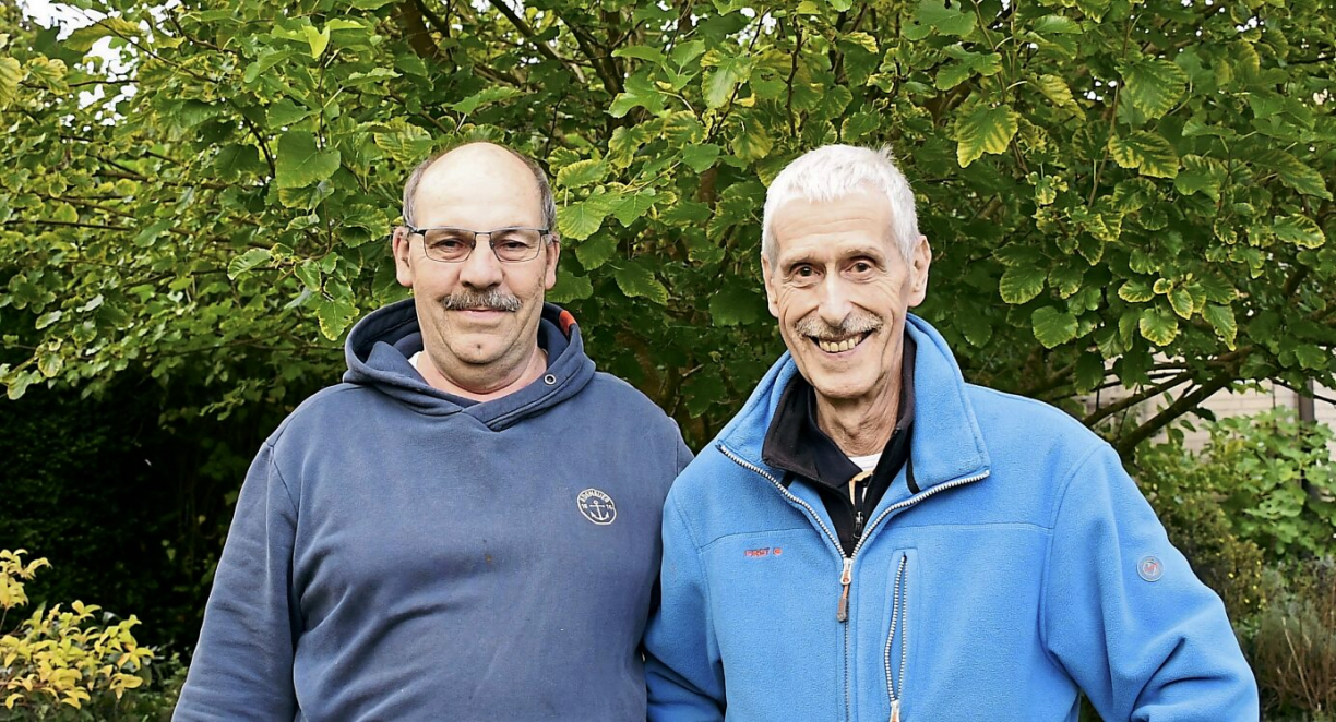 Vorsitzender Volker Brammer (links) und Ehrenvorsitzender Jürgen Hilbers prägen das Waldenauer Erntedankfest seit Jahrzehnten mit viel Herzblut. Foto: Natascha Thölen