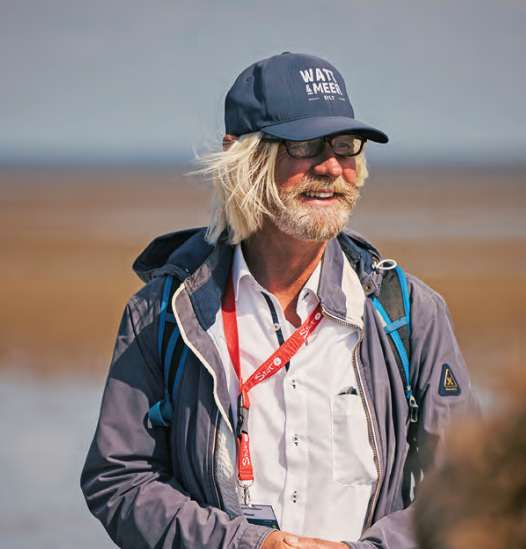 Werner Mansen, bekannt als ehemaliger Leiter des Naturzentrums in Braderup und Geschäftsführer der Naturschutzgemeinschaft Sylt e. V., ist mit Leib und Seele Nationalpark-Wattführer.