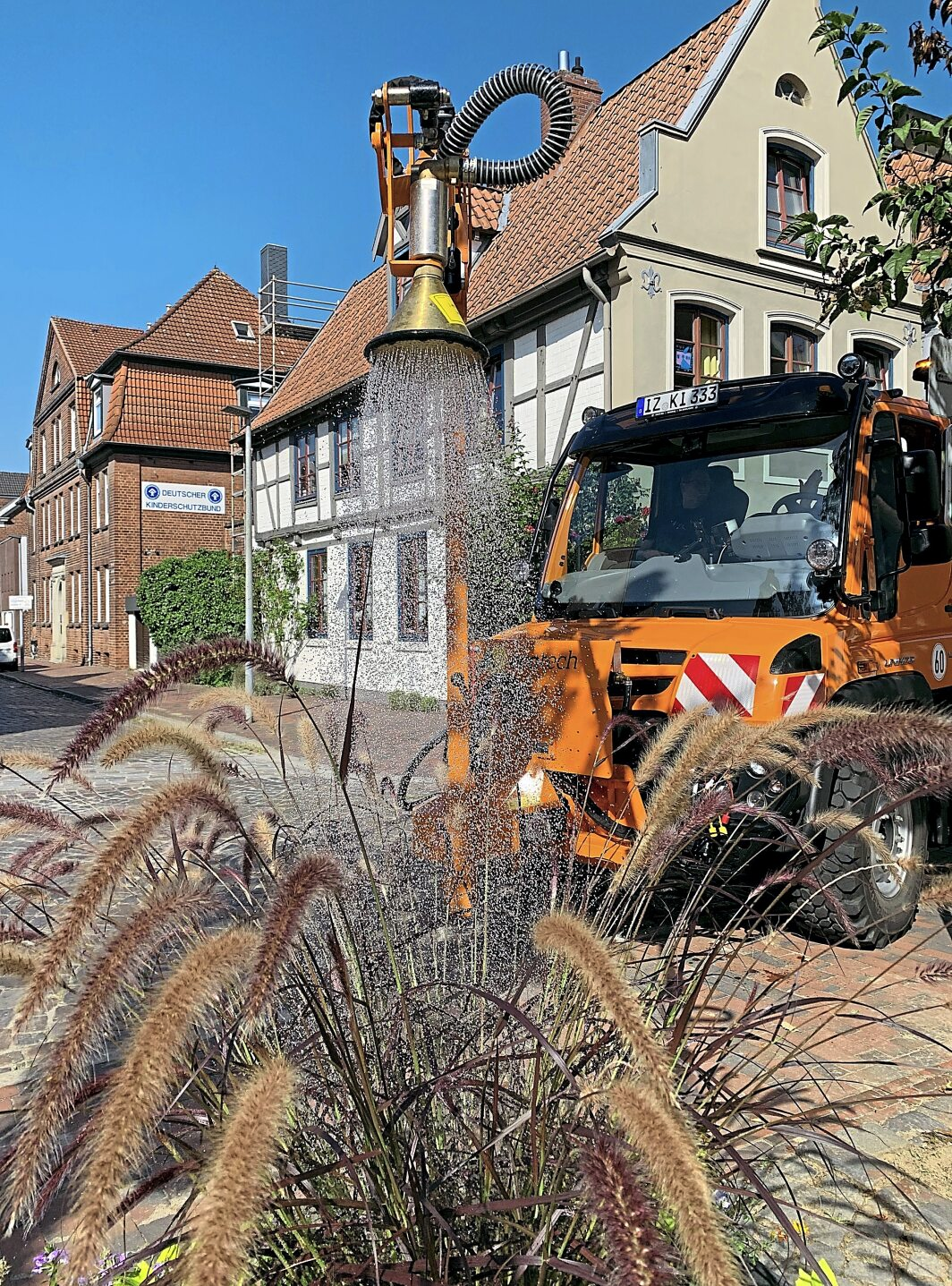 Verschiedene Maschinen und Fahrzeuge des Kommunalservice, der Stadtentwässerung und des Bauhofs werden präsentiert.
