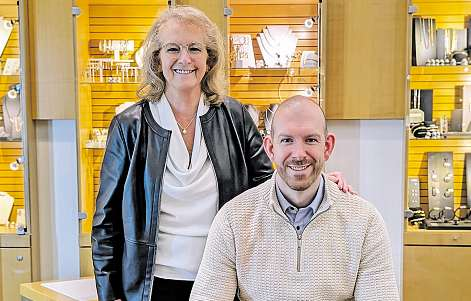 Persönliche Fachberatung steht für Corinna Völzer und Dustin Völzer an erster Stelle. FOTO: A. BURY