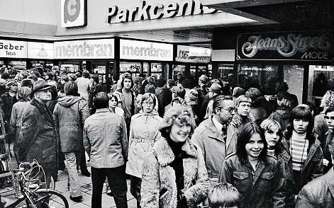 Im Eröffnungsjahr 1976 war der Kundenzustrom groß. FOTOS: WALTER ERBEN, SAMMLUNG MONIKA KREBS