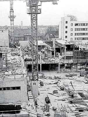 Blick nach Norden auf die Großbaustelle für das Parkcenter.
