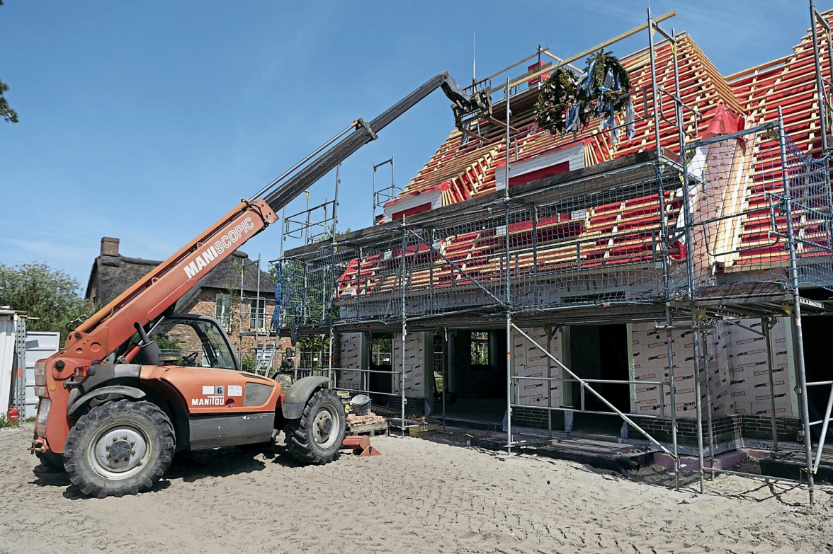 Die Firma Lorenzen-Nissen-Bau steht für eine große Vielfalt und umfassende Leistungen - vom schlüsselfertigen Einfamilienoder Mehrfamilienhaus über Modernisierung bis zu gewerbliche Bauten. Foto: Werbewolke