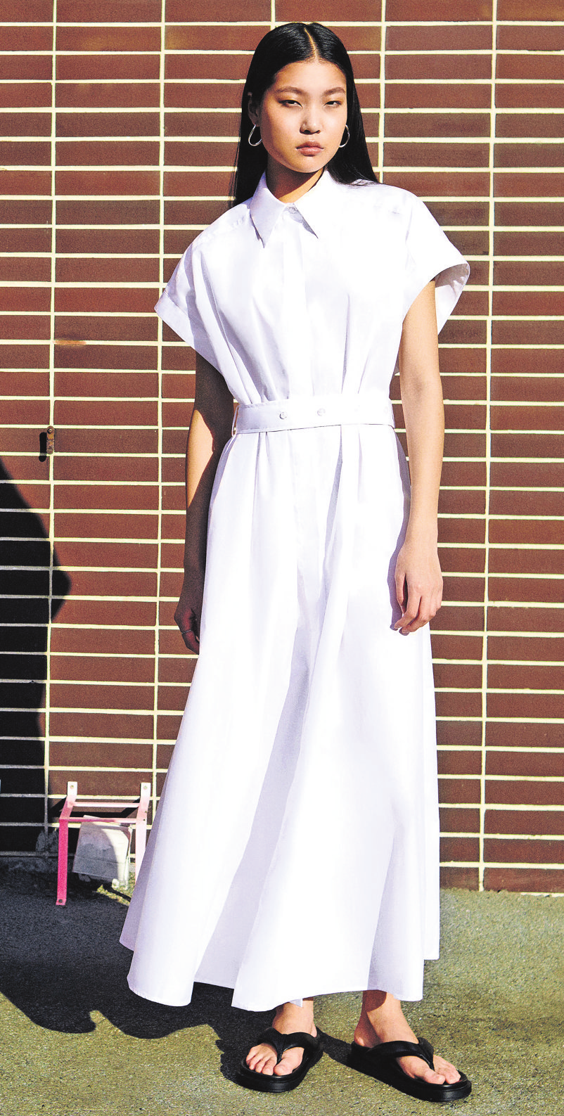 Ein Mode-Must-Have für den Sommer: das weiße Kleid. Hier von Ivy Oak. Foto: Ivy Oak/Idpa