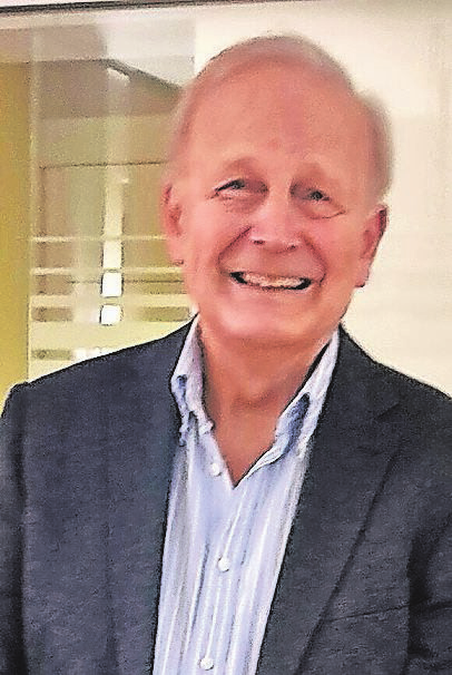 Dr. Stefan Bruski heute - und oben sein Studentenausweis aus den 1970er-Jahren.