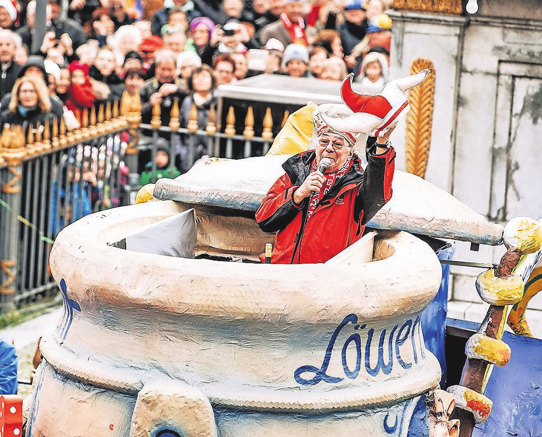 2019 stieg Hermann Schmitz als Überraschungs-Hoppeditz aus dem Mostertpöttchen. FOTO: ANDREAS ENDERMANN