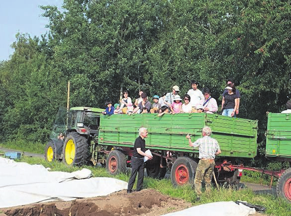 Die Spargelfahrt - hier ein Bild aus 2018 - ist eine liebgewordene Tradition in den Beziehungen zwischen der Stadt Willich und dem Japan-Club. FOTO: STADTARCHIV