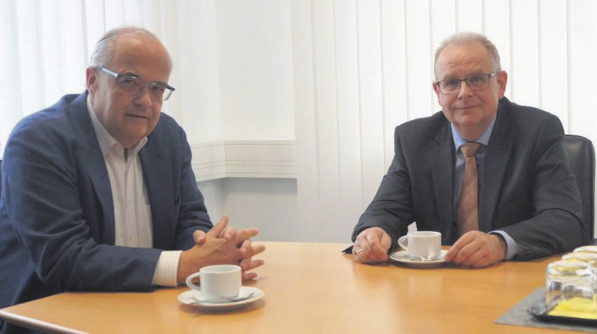 Ansprechpartner rund um den geplanten Gewerbepark Elmpt sind Dr. Thomas Jablonski (li.) und Axel Schaefers. Foto: WFG