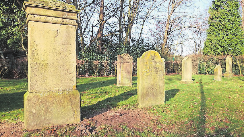Ein Rundgang über den Jüdischen Friedhof in Richrath zeigt die letzten Überreste jüdischer Kultur in Langenfeld. FOTO: MAX HERIBERT GIERLICHS