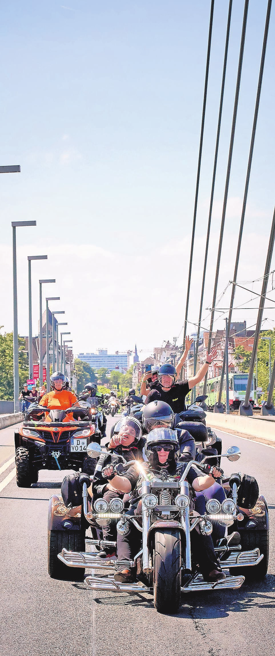 Unvergessliches Erlebnis: Beim Korso durch die Stadt nehmen Biker4Kids wieder zahlreiche Kinder vom Ambulanten Kinder- und Jugendhospizdienst und deren Geschwister mit. FOTO: ANNA MAYER KAHLEN, AMBULANTER KINDER UND JUGENHOSPITZDIENST DÜSSELDORF