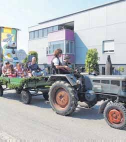 <span id="iy29w">Der Festwagen mit </span><span id="i4u3f">Bürgermeister </span><div id="ix4bh">Jörg Agthe. <span id="is1mf">FOTO: M. STÜBNER</span></div>