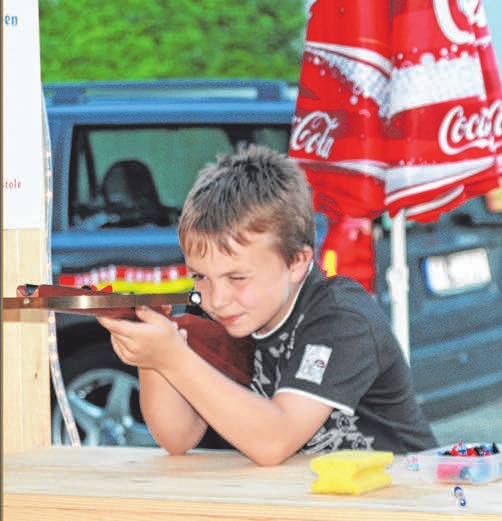 <span id="iekh4d">Die Kleinen schießen mit </span><span id="i2io4u">Kinderarmbrüste. </span><span id="i2bmf4">FOTO: ARCHIV</span>