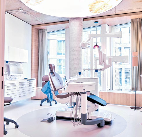 Behandlungszimmer im arona Zahnzentrum. Bild: arona Ulm