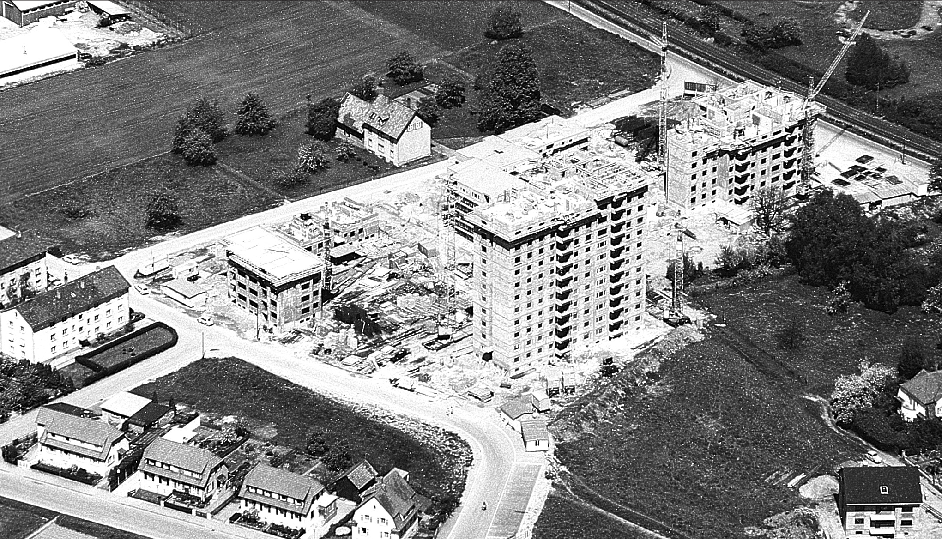 Die einstige Großbaustelle „Trottäcker“ im Jahr 1972 mit den beiden Hochhäusern Merianstraße