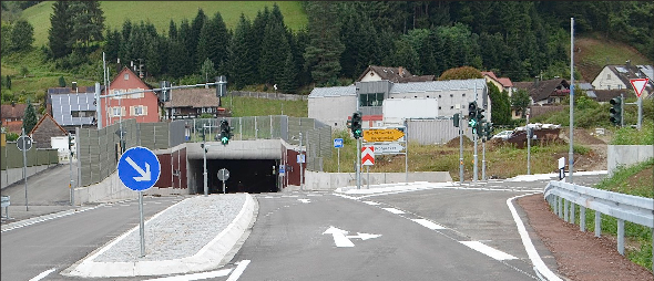 Einfahrt und Westportal mit Anschluss Oberwinden West