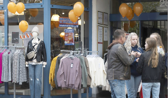 Die Geschäfte laden zum Bummeln ein. FOTO: MPS