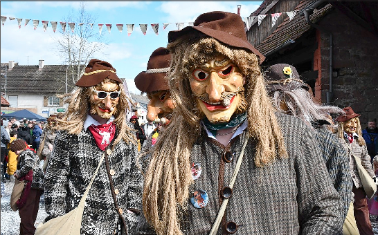 Eine der Hauinger Cliquen: die Gasseschliicher. FOTO: BARBARA RUDA