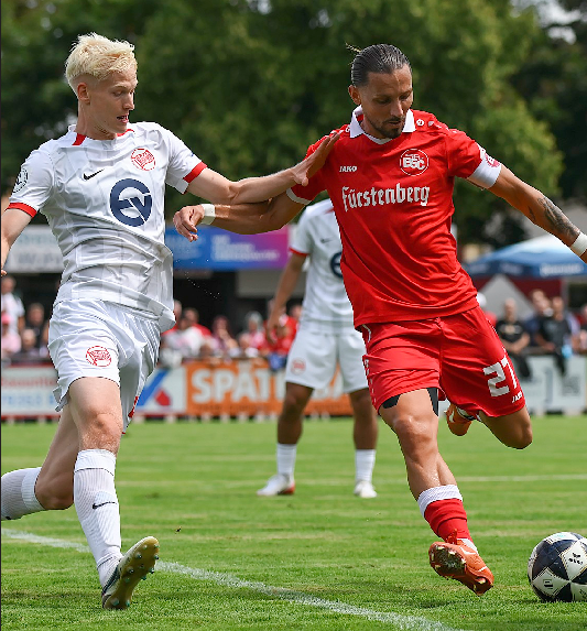 Mittelfeldregisseur Hasan Pepic (rechts) bestreitet seine achte Saison im Trikot des BSC.   FOTOS: BAHLINGER SC