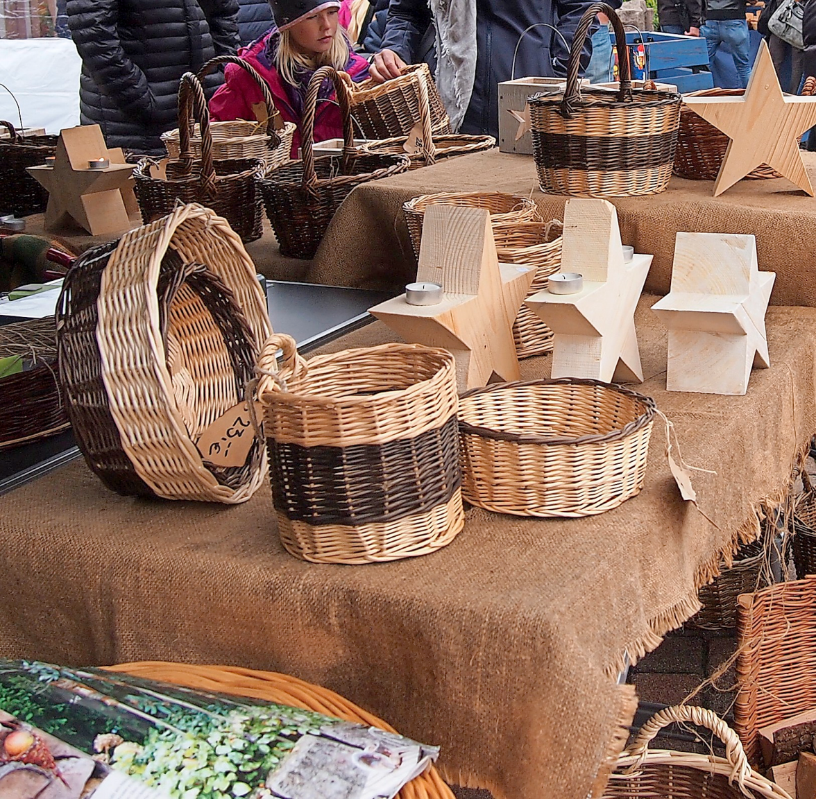 Holz- und Korbarbeiten gehören zum Angebot. GPN