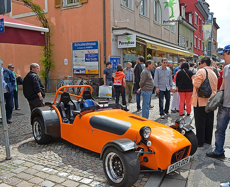 Selbst alte Rennwagen, wie den Catherham Fireblade, gab es schon zu bestaunen.