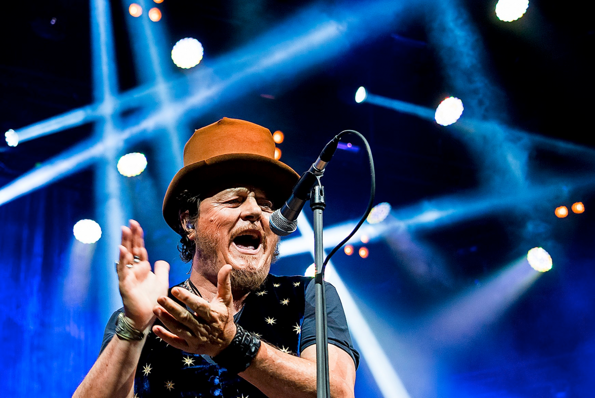 Steht im gut: Zucchero lässt in Lörrach sein Gesamtwerk Revue passieren - wie immer (und wie hier in Montreux) „mit Hut“.