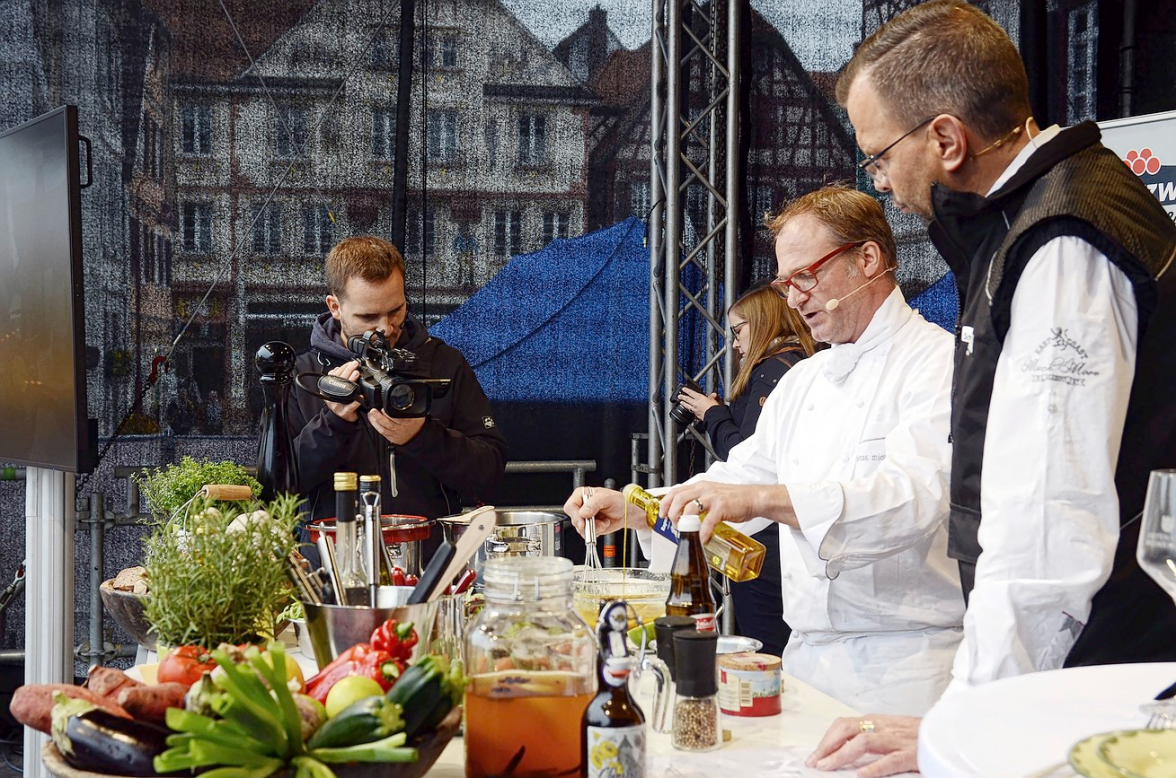 Andreas Miessmer lässt sich wieder in die Töpfe schauen.  FOTO: ENDRIK BAUBLIES, STADT