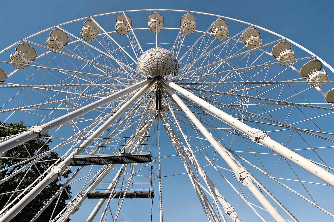 Eines der Messesymbole schlechthin, das Riesenrad, darf auch bei der Offenburger Oberrheinmesse nicht fehlen.