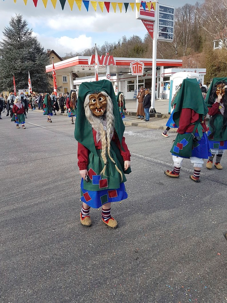 Die Humbelhexen sind eine feste Größe der Öflinger Fasnacht.