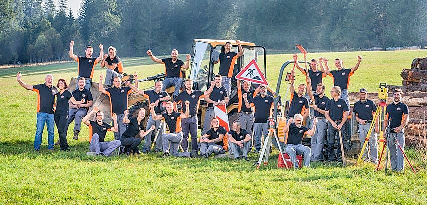 Fast alle der Mitarbeitenden aus dem 125. Jubiläumsjahr 2020 sind noch heute mit im Boot. FOTO: DEMATTIO BAU