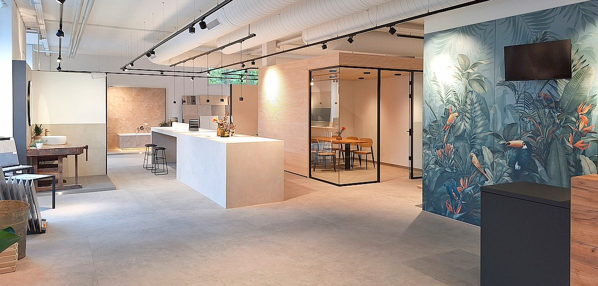 Das Foyer in der neuen Fliesenausstellung