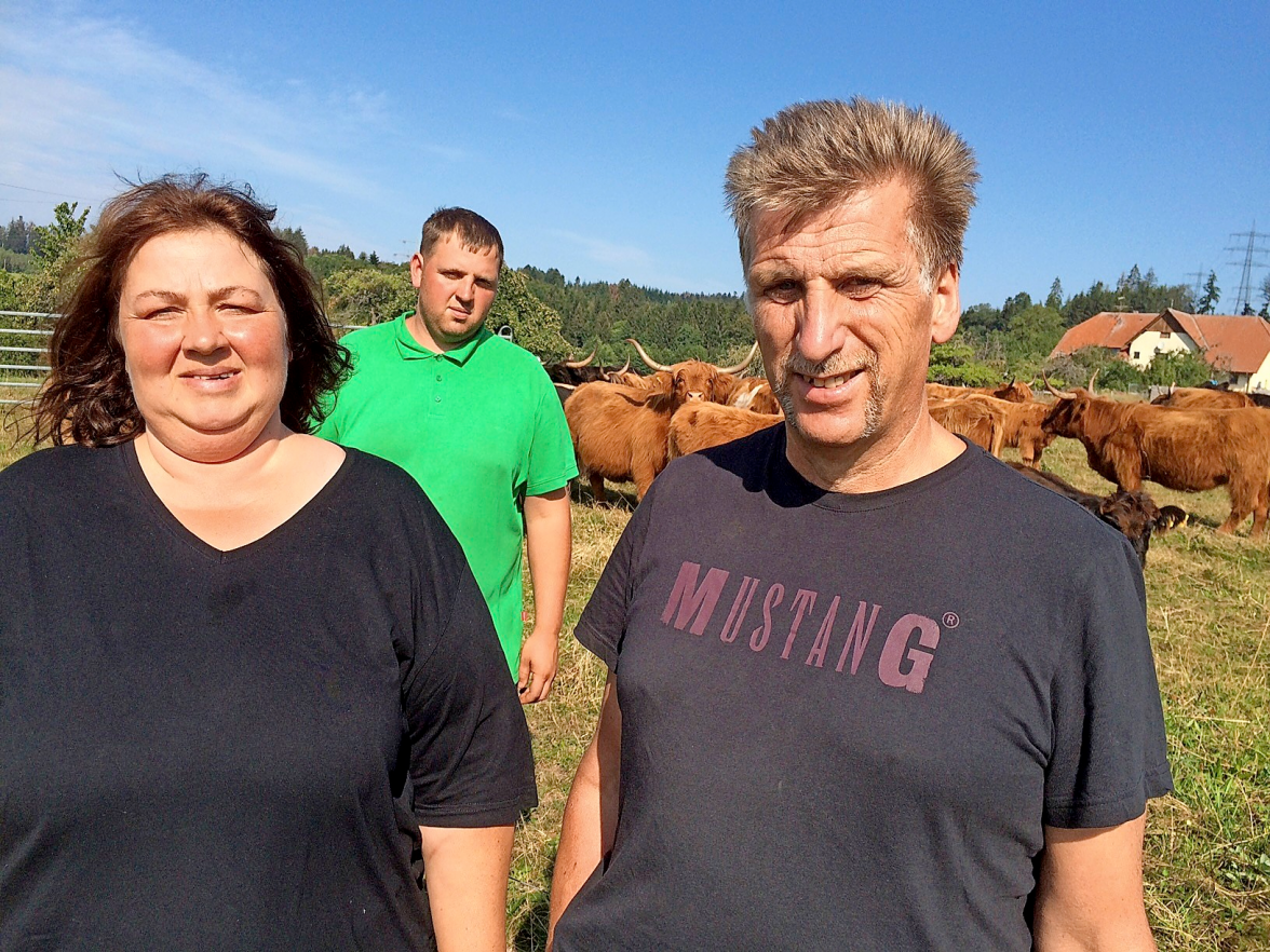 Claudia, Jan und Reinhold Bächle (rechts) laden zum Bächlehoffest ein. AR