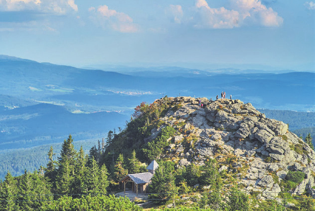 Die Urlaubs- und Freizeitmöglichkeiten im Bayerischen Wald spiegeln optimal die fünf Ausstellungsbereiche der f.r.e.e wieder: Reisen, Caravaning & Camping, Fahrrad, Wassersport, Outdoor und Fitness © ARBER BERGBAHN