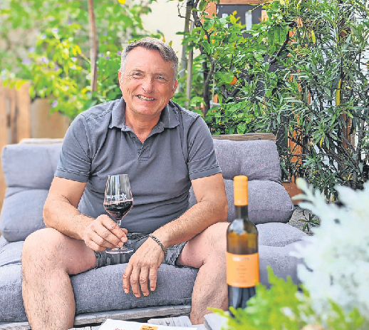 Klaus D. Warth ist der einzige Haupterwerbswengerter, der in Wangen Wein anbaut. Seine anderen Kollegen am Wangener Berg bewirtschaften ihre Flächen alle im Nebenerwerb.