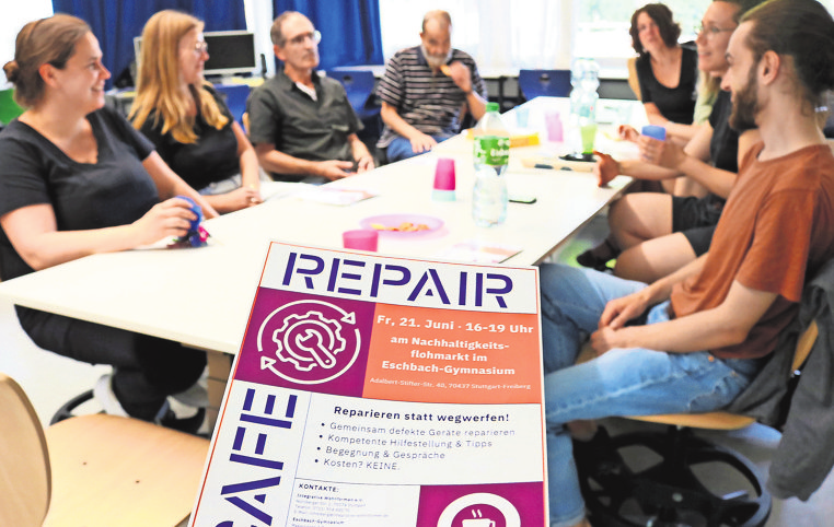 Das Organisationsteam bespricht die Eröfffnung.