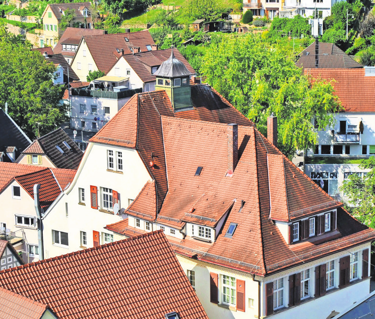 Im Hedelfinger Bezirksrathaus ist am Knausbira-Sonntag eine Ausstellung mit den Entwürfen und Modellen für den Neubau der Alten Turnhalle zu sehen.
