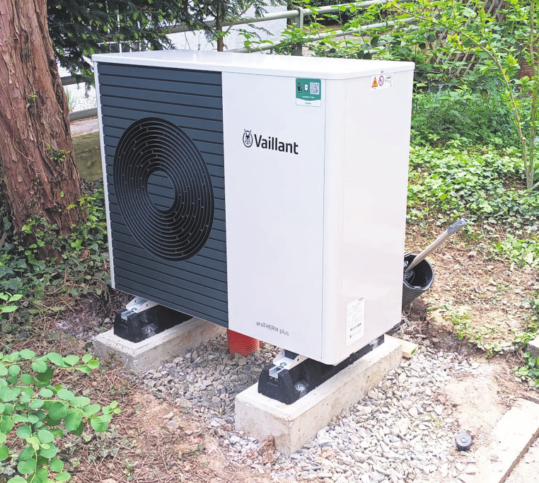 Wärmepumpeninstallation - für Sanitär Schmaus kein Problem. Foto: z
