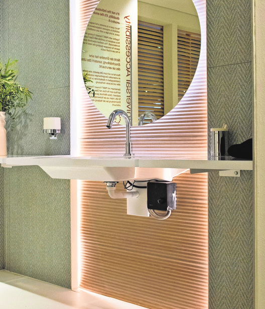 Ein unterfahrbarer Waschtisch macht das Leben leichter. Foto: dpa/Franziska Gabbert